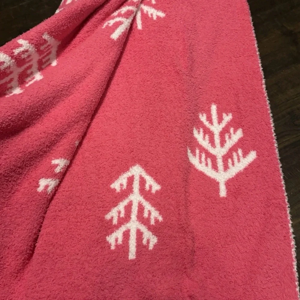 Pink Christmas tree Pattern Blanket Nicole miller